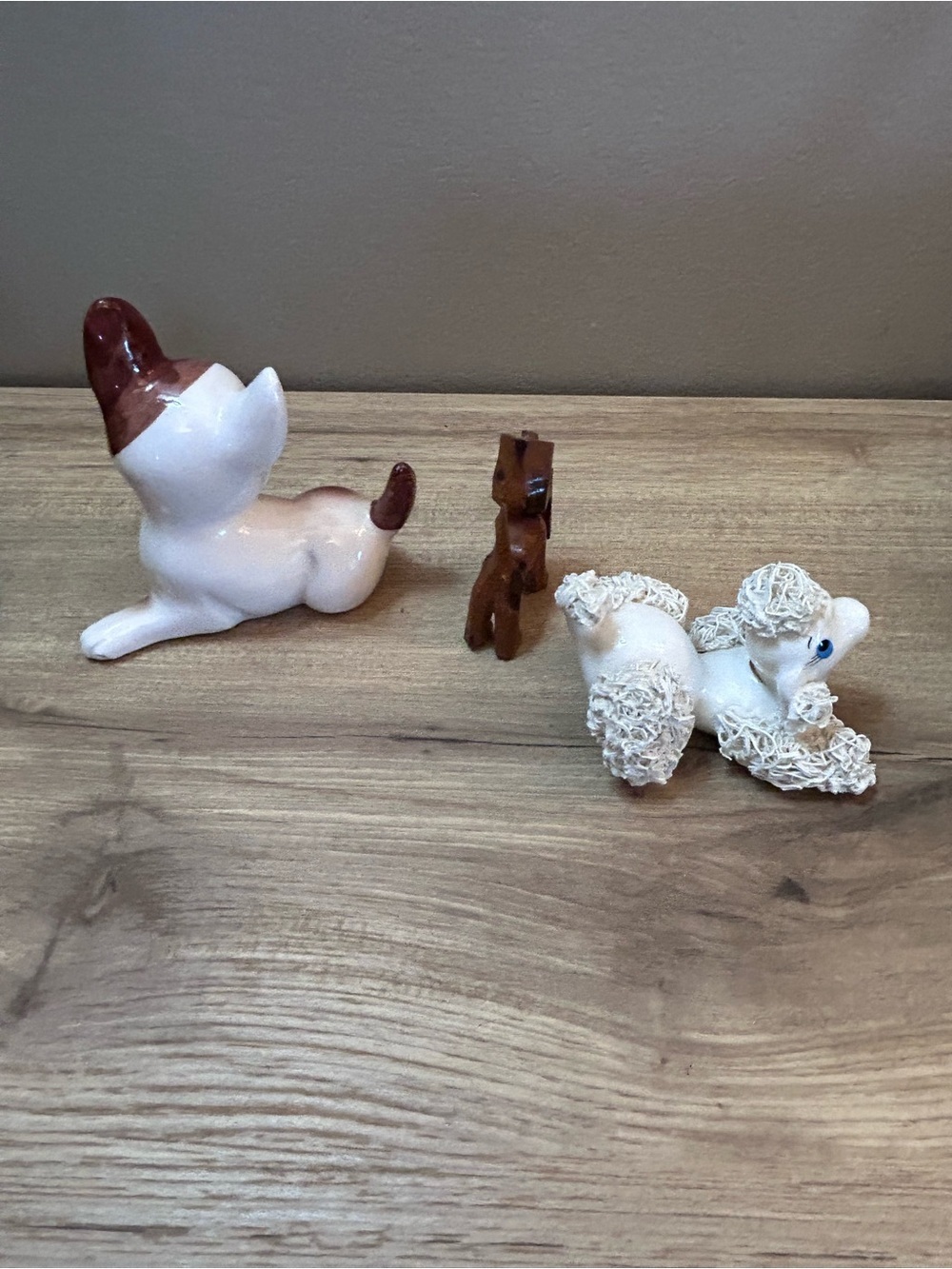 Vintage White and Brown Bulldog, wood hound dog and White Poodle Figurines - Picture 5 of 6